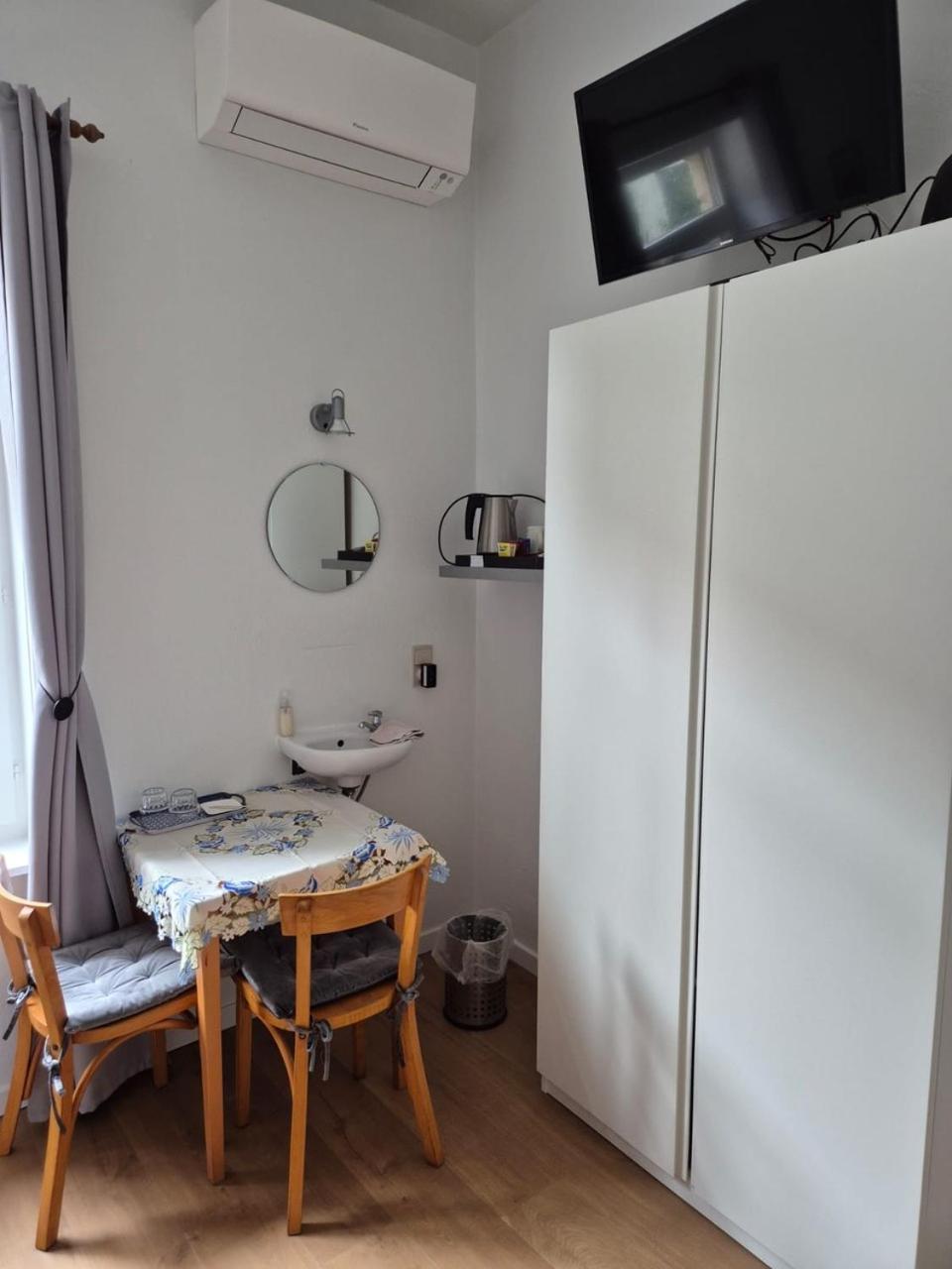 4 Hôtels Centraux Incontournables près de la Porte des Forgerons