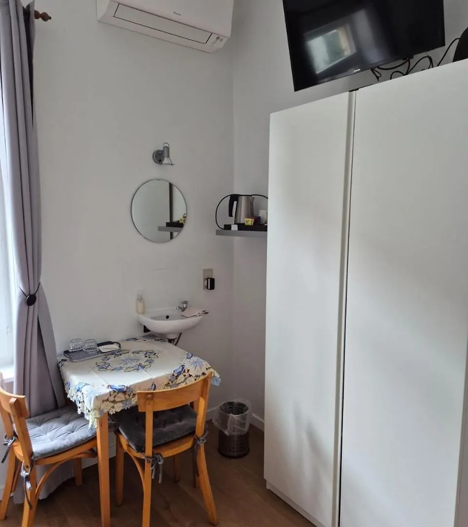 4 Hôtels Centraux Incontournables près de la Porte des Forgerons